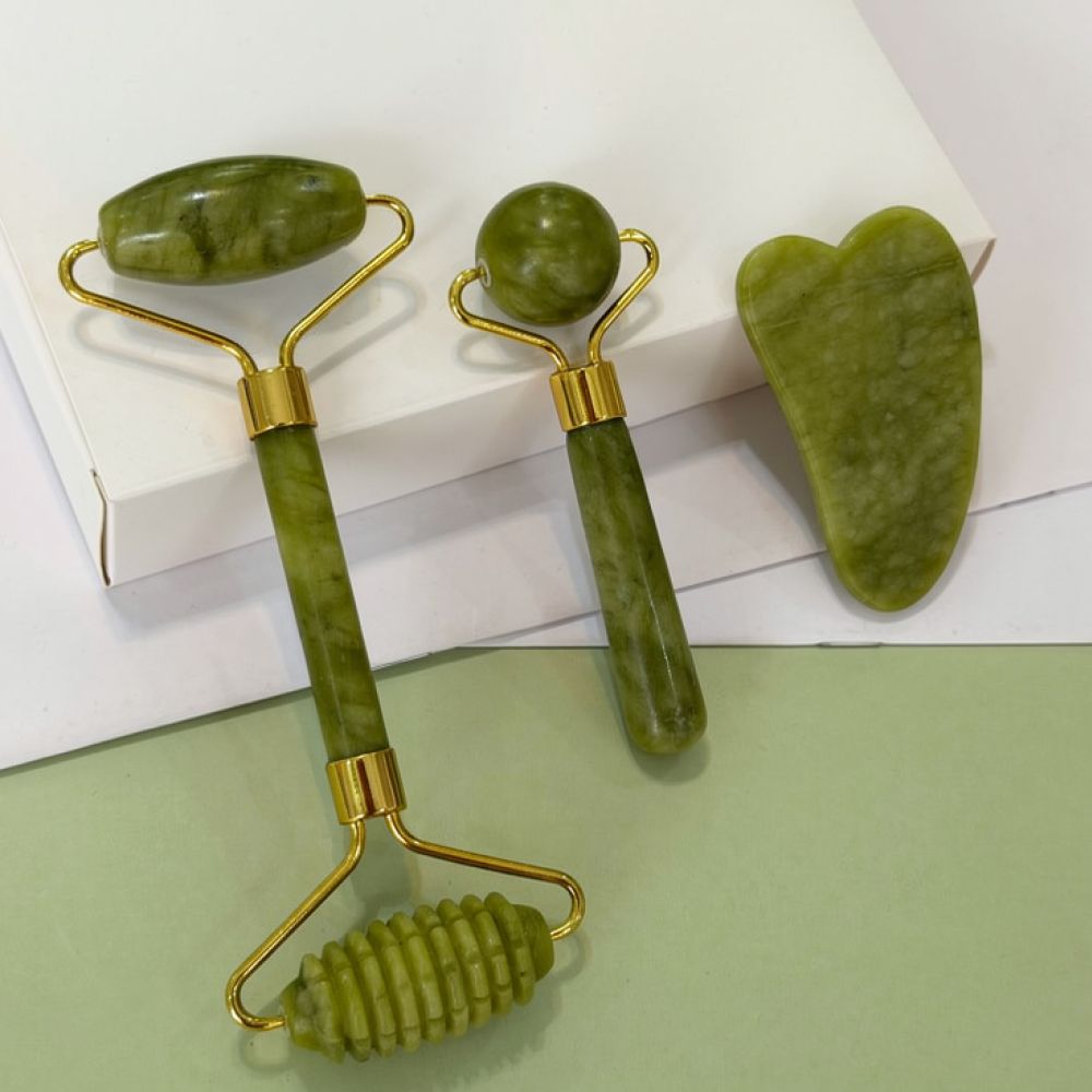 Green Xiu Jade Facial Roller A - Skincare Xiu Xiu review and price