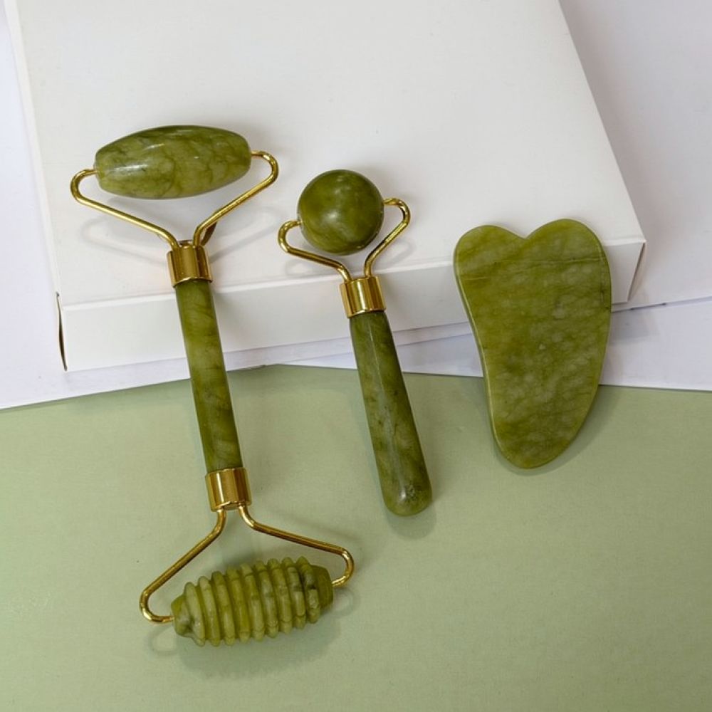 Green Xiu Jade Facial Roller A - Skincare Xiu Xiu review and price