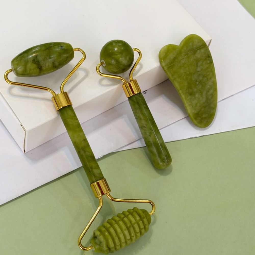 Green Xiu Jade Roller Scraper  - Skincare Xiu Xiu review and price